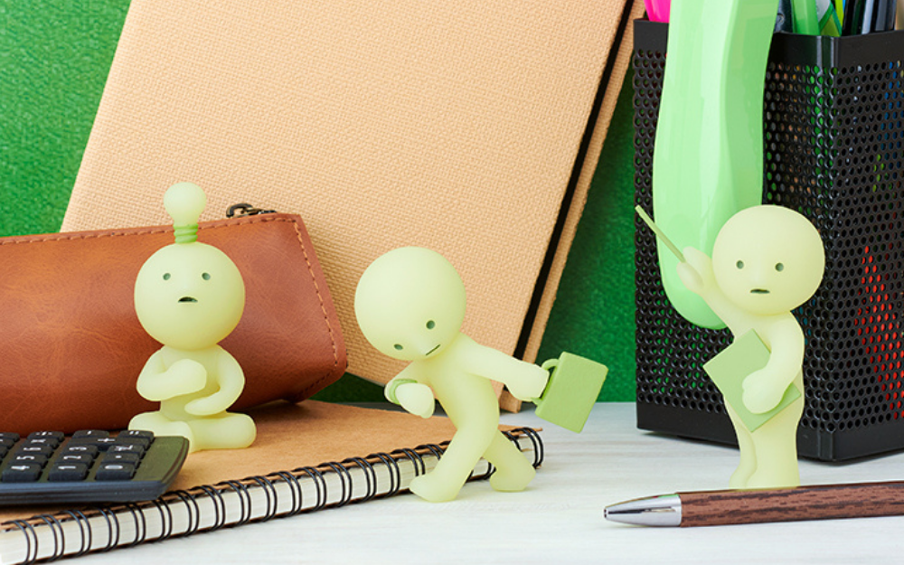 SMISKI @ Work Series Glow-in-the-Dark Mini Figure