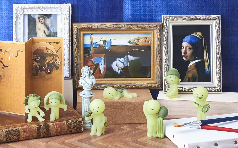 SMISKI Museum Series Glow-in-the-Dark Mini Figure